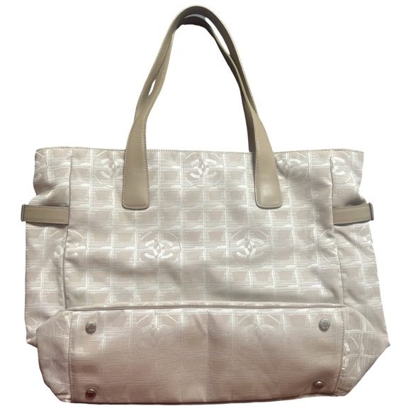 🔥🔥CHANEL Tavel Line Beige GM Tote 🔥🔥 - Picture 14 of 15